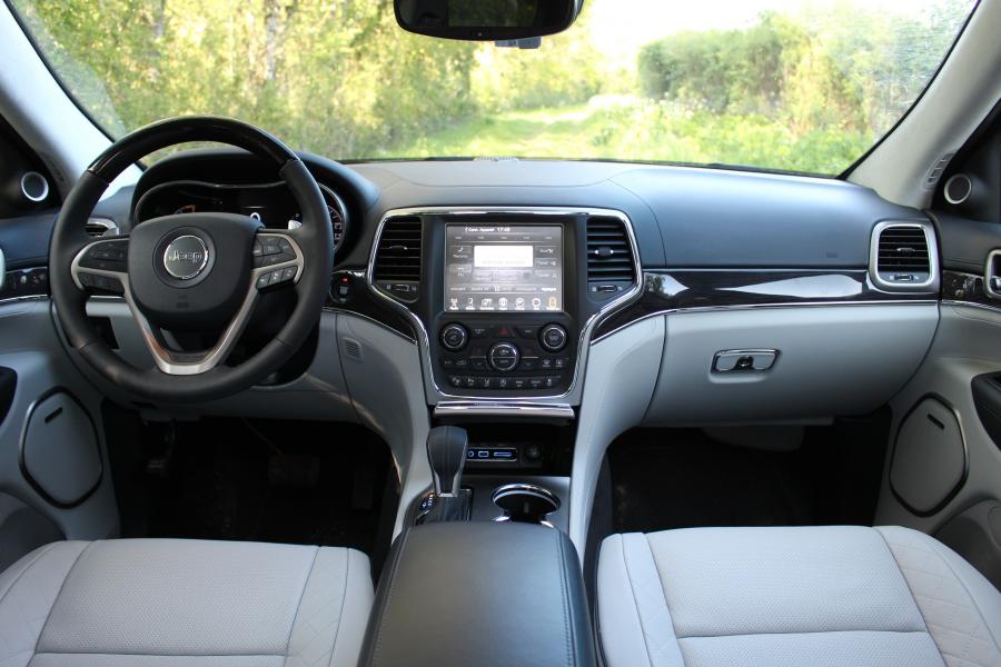 Торпедо Jeep Grand Cherokee Summit 2016 года  (WW) (фото 18 из 28)